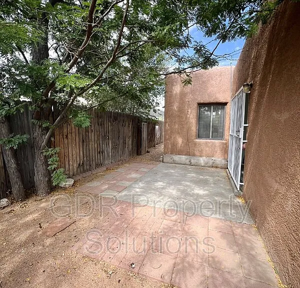 3529 Ross Ave SE — Photo 47