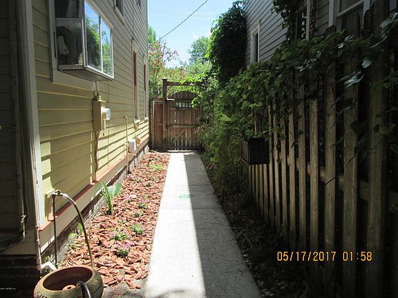 3rd image of 2255 Forbes St #1