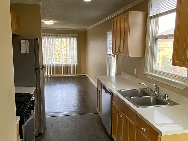 817 52nd Street — Photo 7