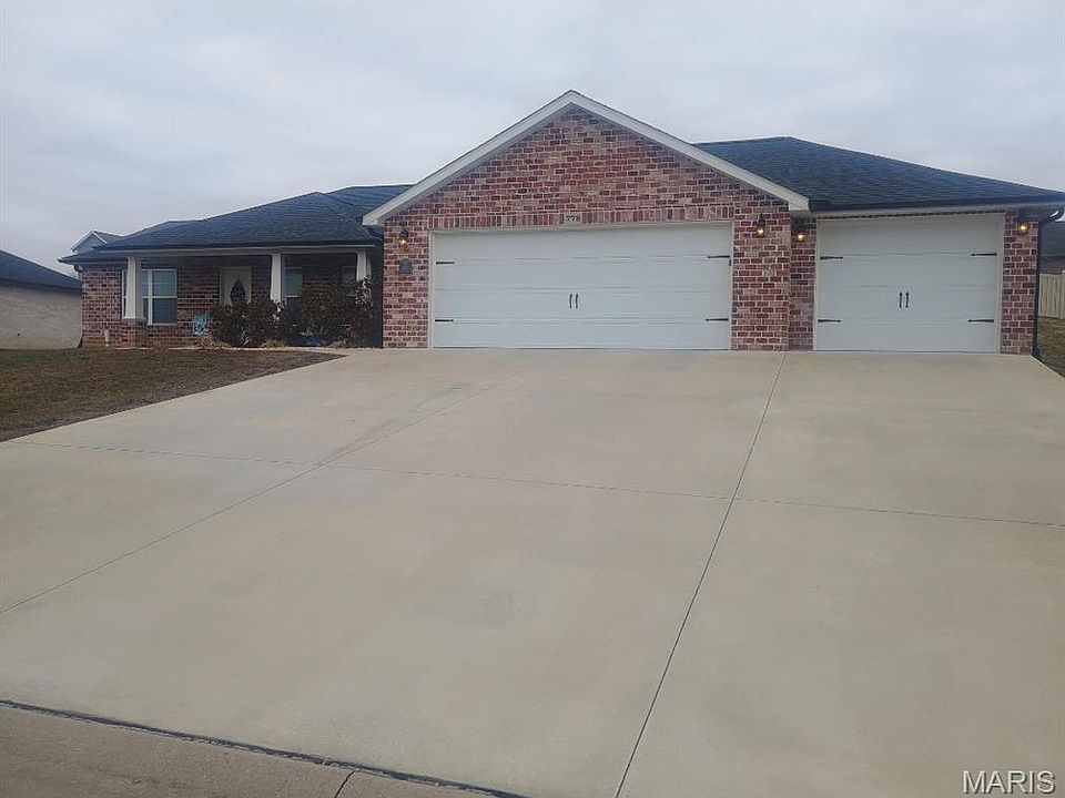 1st image of 778 W Deerwood Dr
