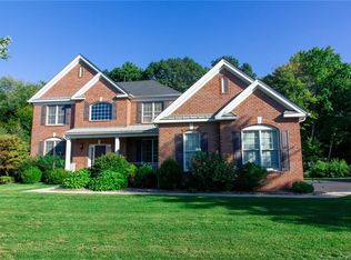 9 Chestnut St, Hopewell Junction, NY 12533