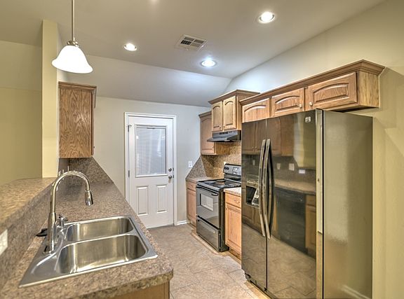 5th image of 620 E Juniper Lane