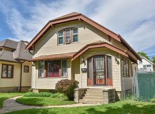 2831 N 46th St, Milwaukee, WI 53210