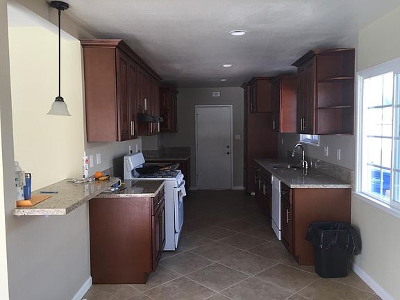 4th image of 836 Calle La Prada