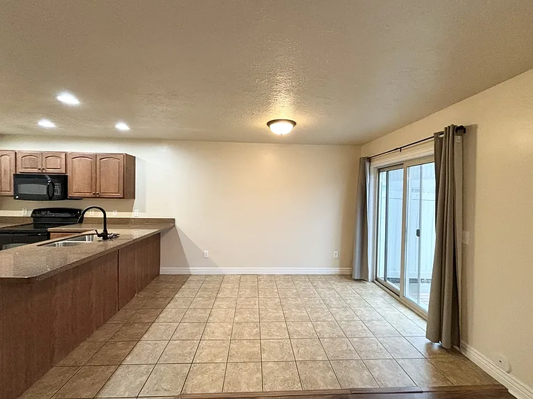 1014 W Village River Ln — Photo 7