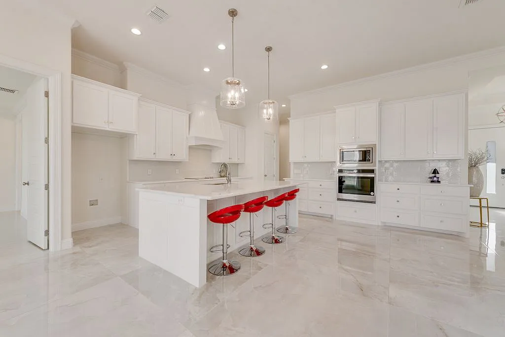 4 bed, 3.5 bath, 2815 sqft, $4,500 — Photo 3