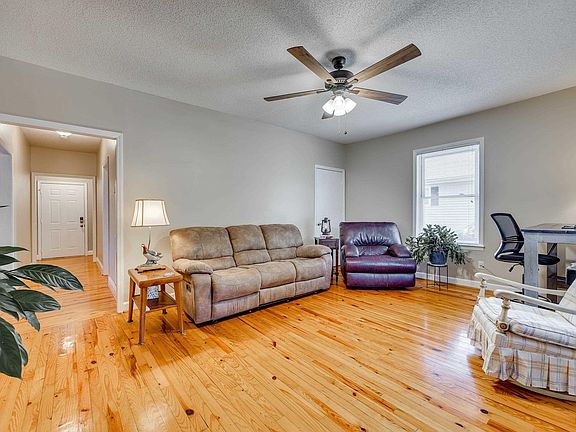5th image of 103 Pleasant St