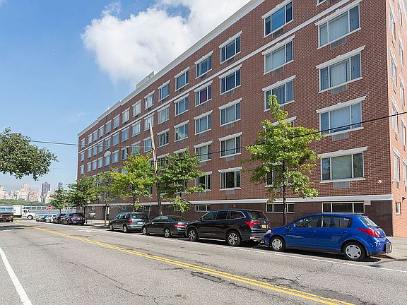 2nd image of 30-85 Vernon Blvd #5A