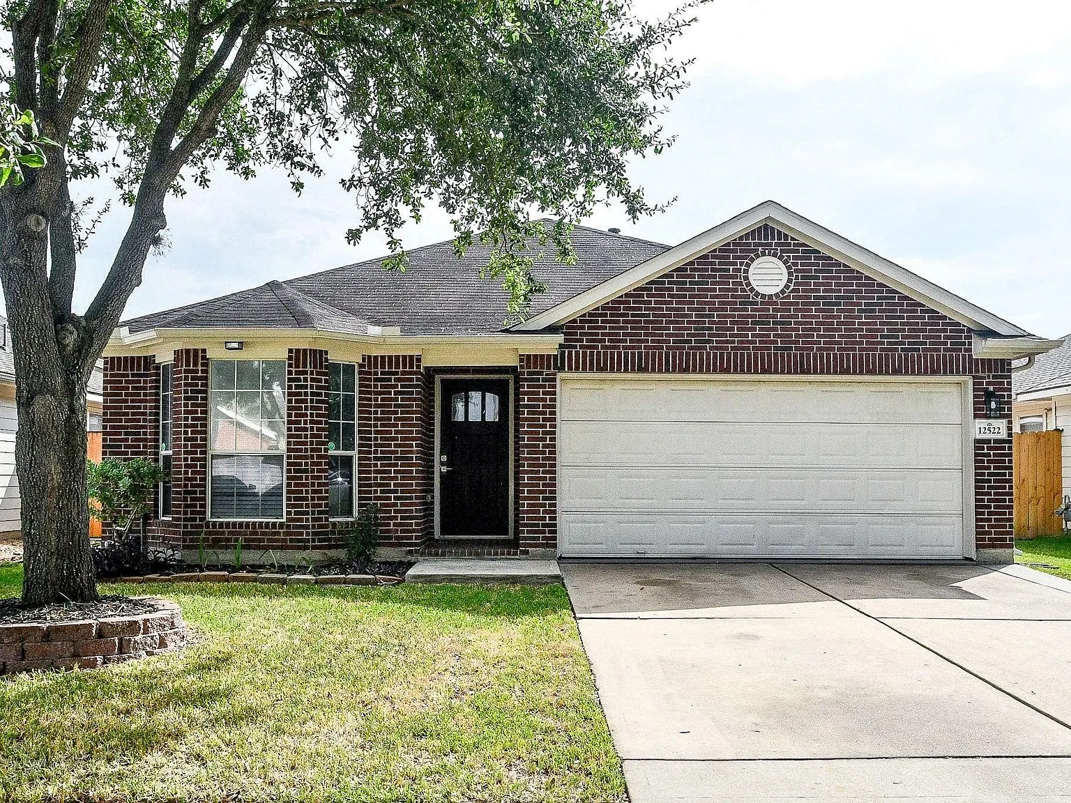 3 bed, 2.0 bath, 1674 sqft, $1,900 — Photo 2