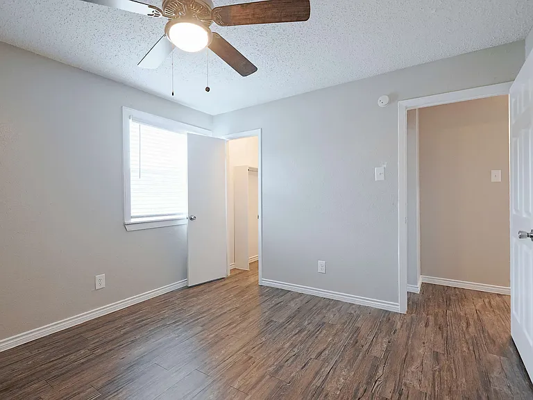 Ambassador Apartments — Photo 48