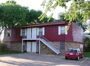 304 College St APT 1, Arlington, TX 76010