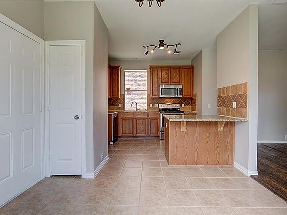 5th image of 7171 Drummond Dr