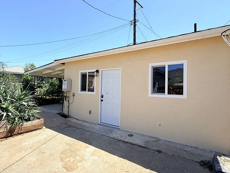640 W Invergarry St — Photo 1