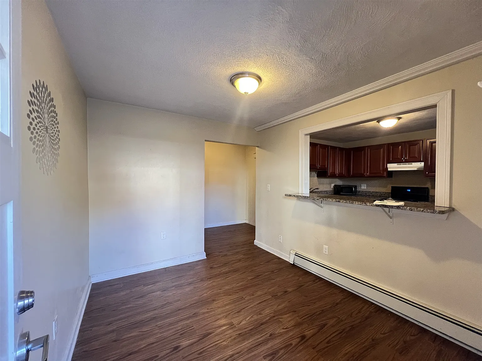 3 bed, 1.5 bath, $3,750 — Photo 4