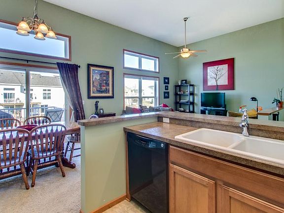 4th image of 15382 Freedom Dr N
