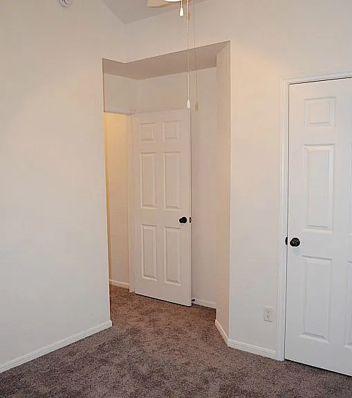4902 Slate Ct — Photo 29