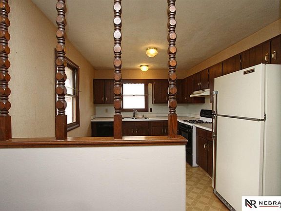 5th image of 2421 Winchester St