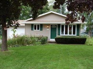 1120 Circle Dr W, Beaver Dam, WI 53916