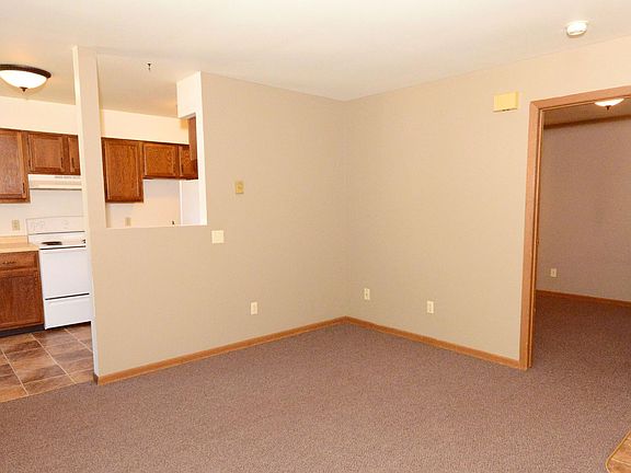 4th image of 613 Valley Park Ct #5