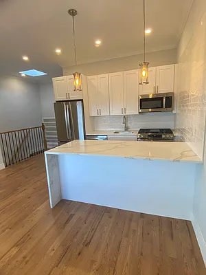 Rented by Hudson Exclusive Inc | media 25