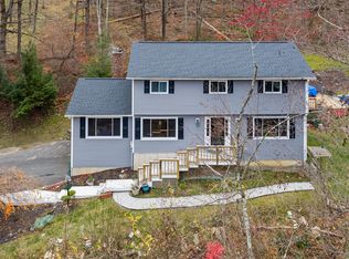 8 Glenview Dr, Sherman, CT 06784