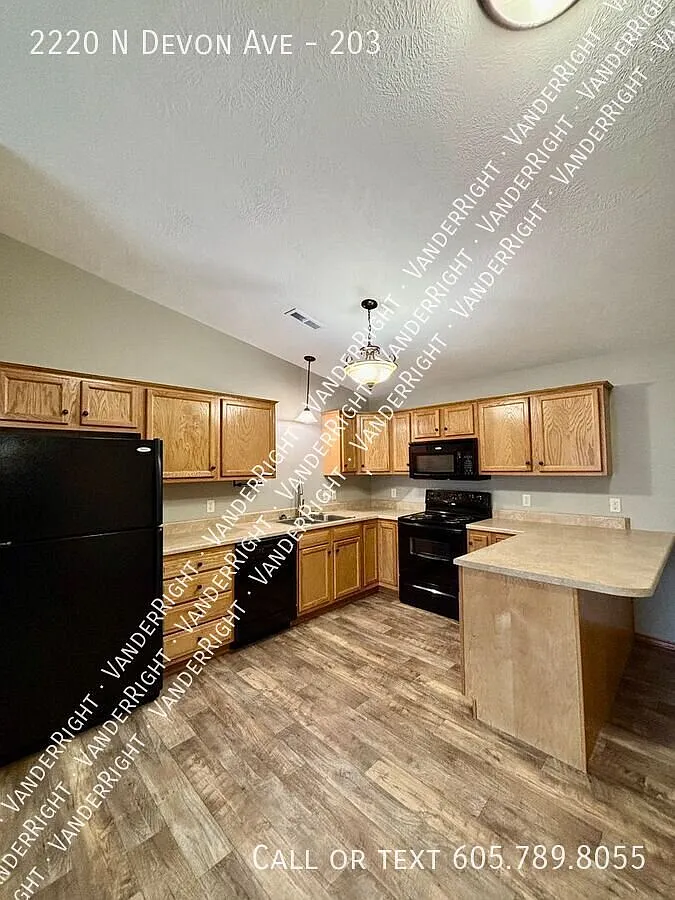 Updated 2 Bedroom 1.5 Bathroom Apartment in Tea! — Photo 3