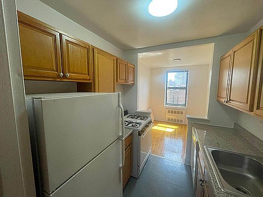 3rd image of 102-20 67th Dr #409