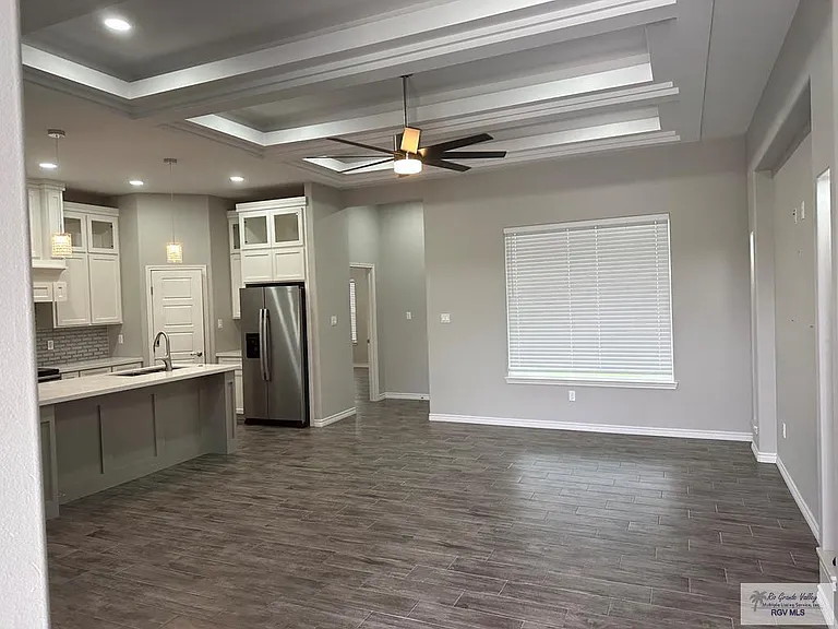 8822 Albatross St — Photo 4
