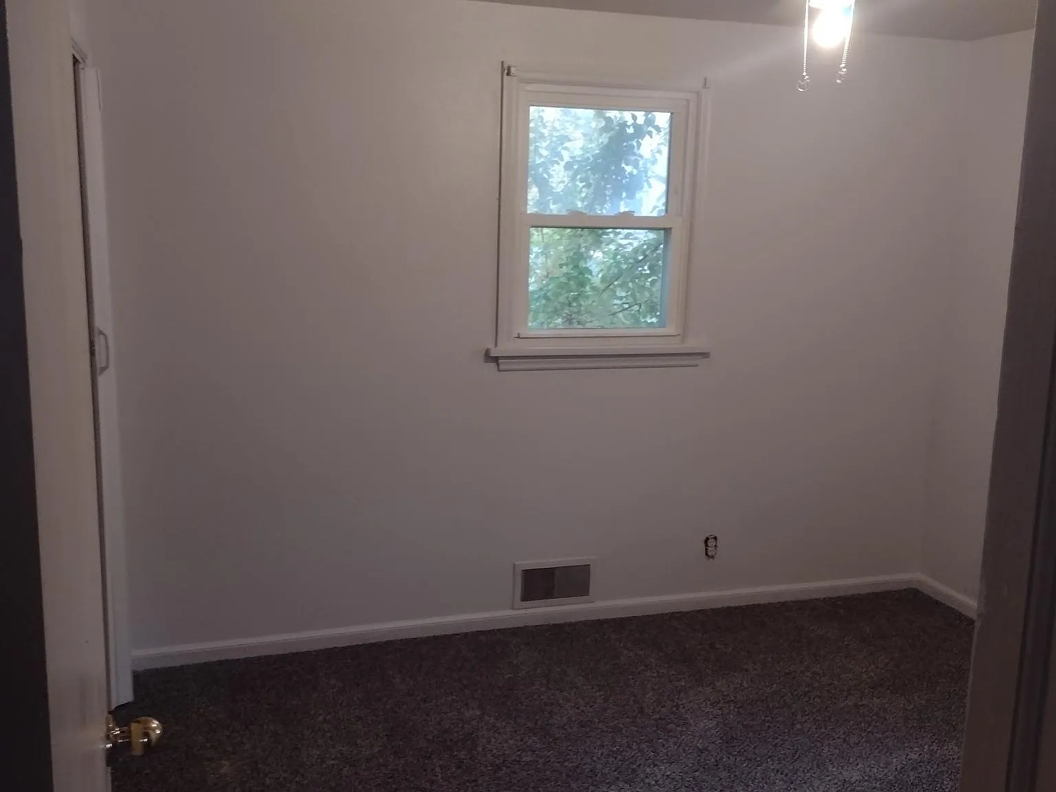 2 bed, 840 sqft, $1,200 — Photo 3