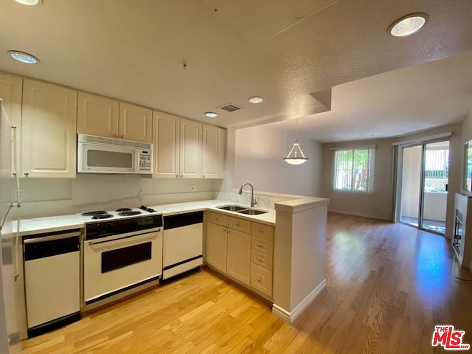 1st image of 471 S Calle El Segundo