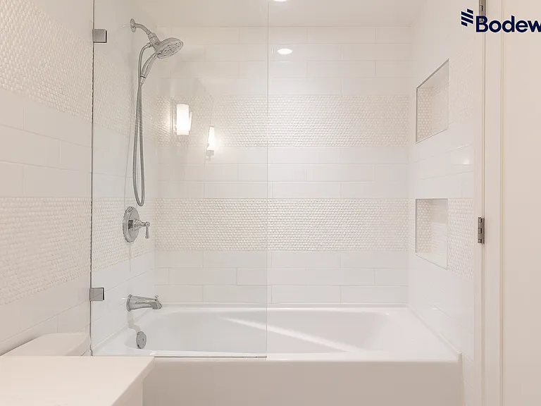 623 W 14th Ave — Photo 12