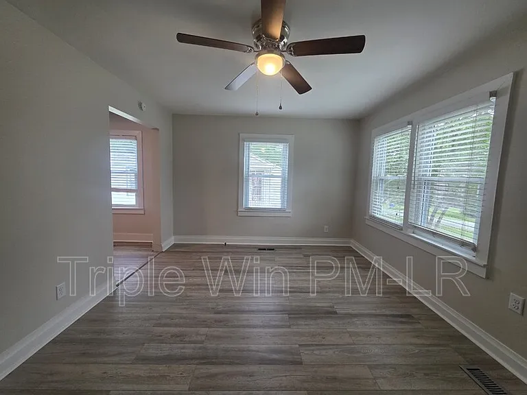 400 W 34th St — Photo 8