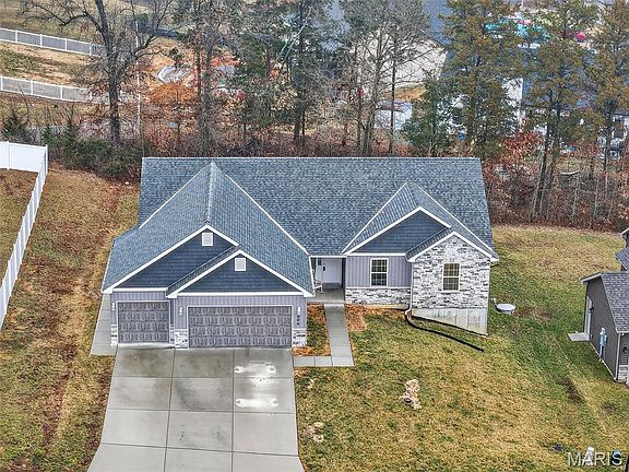 2nd image of 506 Hickory Knoll Dr