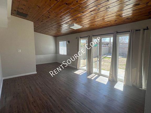 2nd image of 716 W Avenue H8