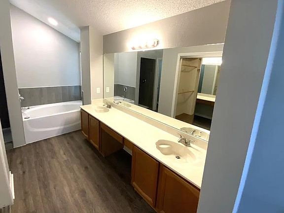 4th image of 2158 Cold Springs Dr #2007