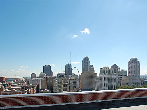 4th image of 1501-1509 Locust St #901