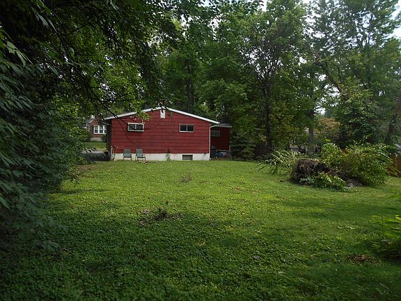 5th image of 636 E Argonne Dr