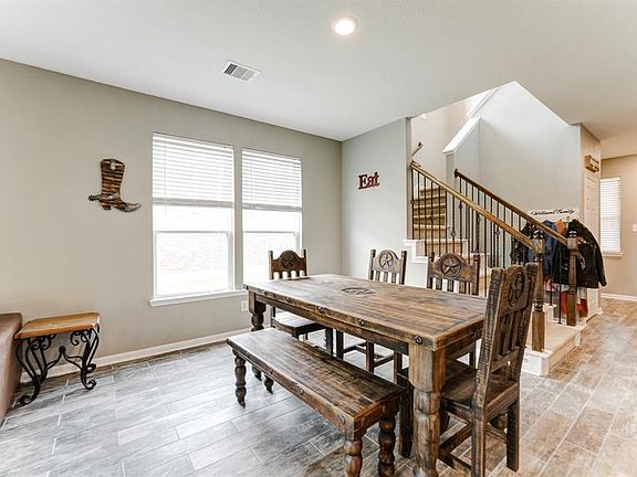 4th image of 25516 Brentmoor Dr