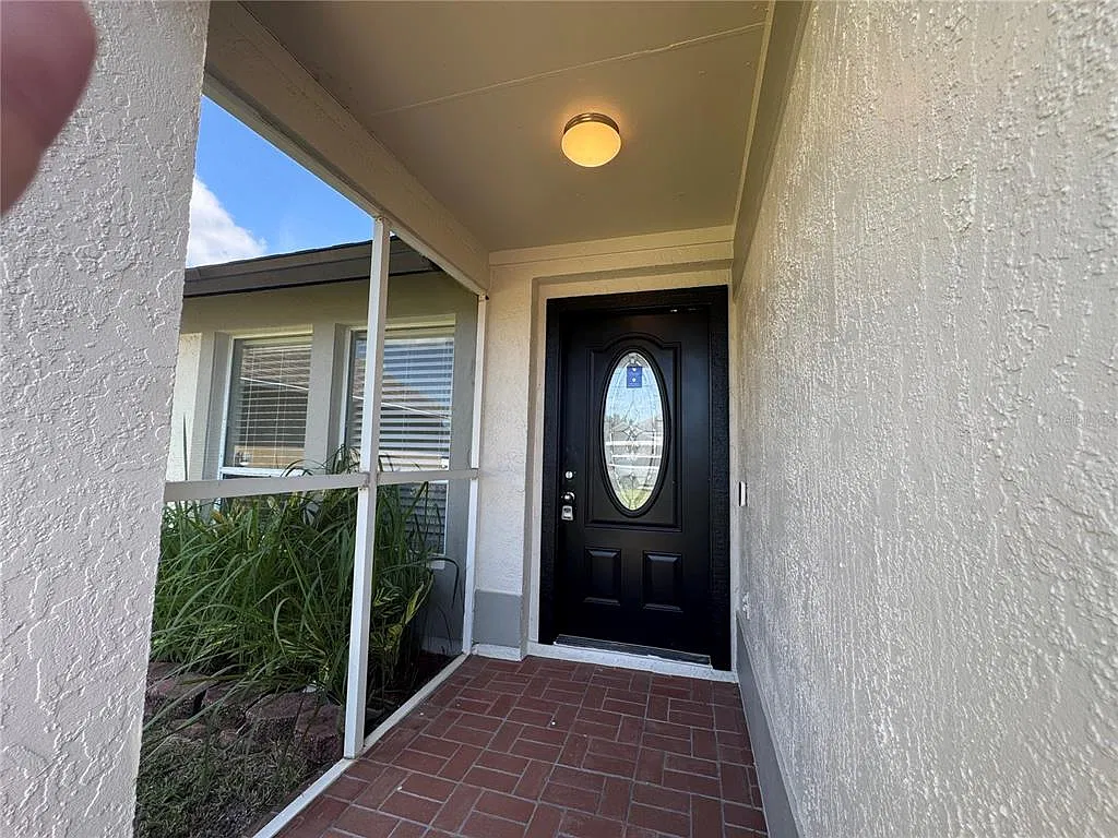 3 bed, 2.0 bath, 1313 sqft, $2,295 — Photo 3