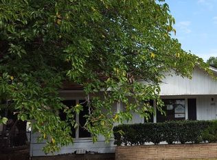 1002 Poindexter Ave, Cleburne, TX 76033