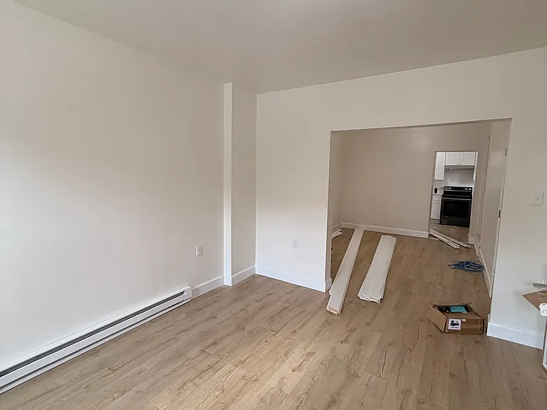 536 N Brick St — Photo 4