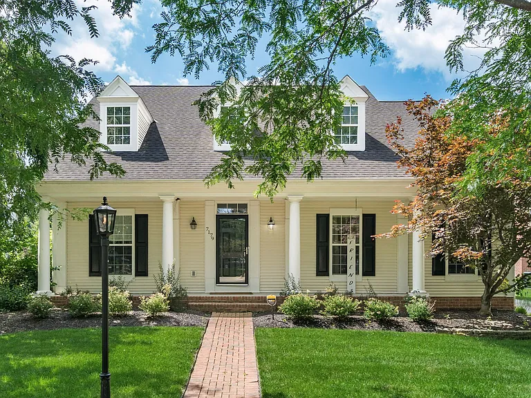 7179 Fernridge Dr — Photo 1