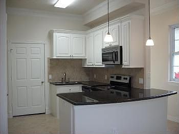 3rd image of 16020 Fountainview Dr Unit 9