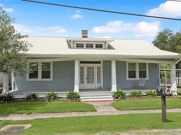 221 Oak St, Saint Rose, LA 70087
