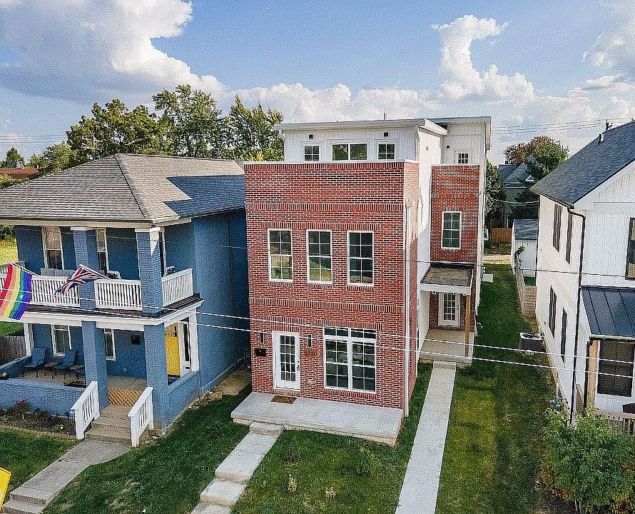 1st image of 1219-1221 Oak St