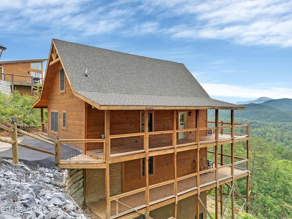 1027 Leslie Way, Sevierville, TN 37876