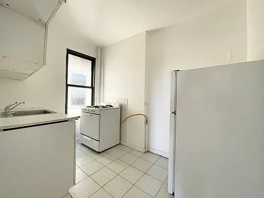 Rented by Pear NYC LLC | media 4