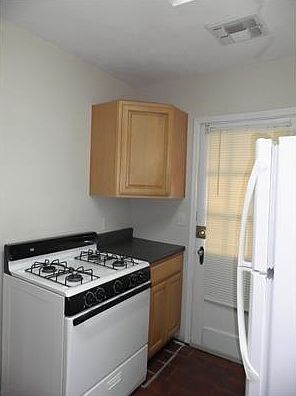 5th image of 105 Hathaway Pl