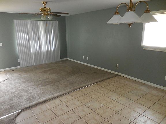 3rd image of 1217 N Johnston Ave