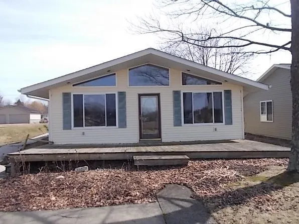 4952 Beech Rd, Hope, MI 48628